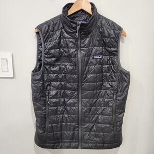 Men's Size Medium Patagonia Nano Puff Vest Full Zip Insulated Black Company Logo
